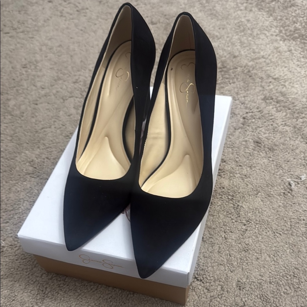 Jessica Simpson Black Heels Classic Design